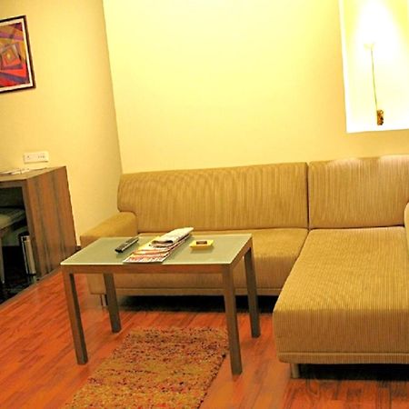 Hotel Studio Estique Pune Exterior foto