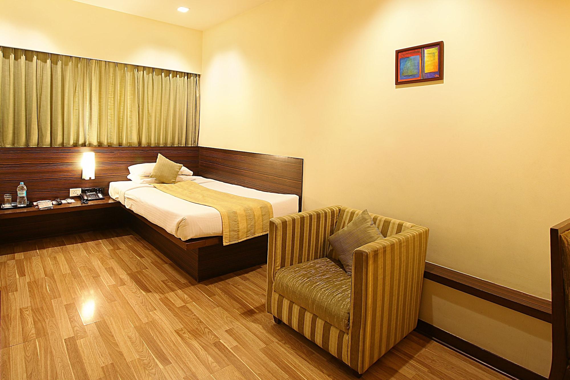 Hotel Studio Estique Pune Exterior foto