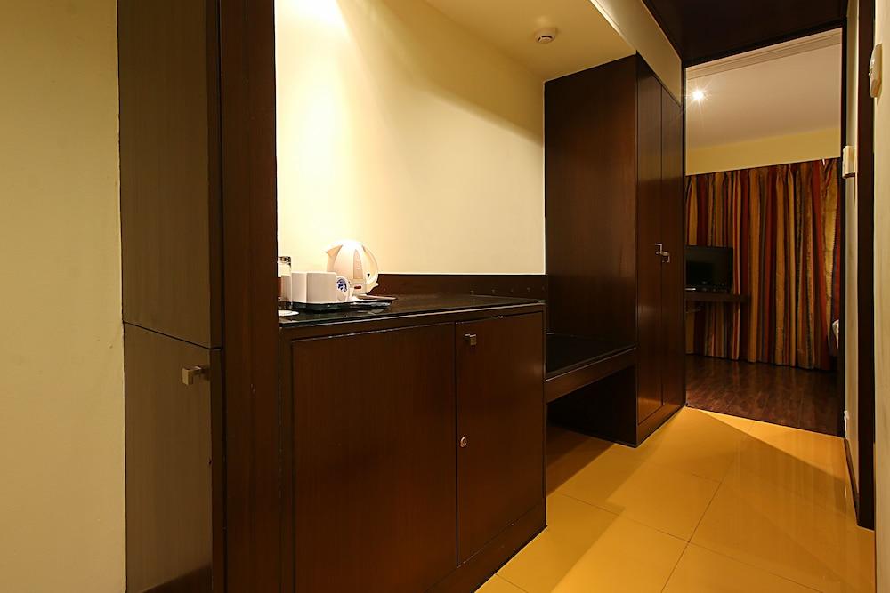 Hotel Studio Estique Pune Exterior foto