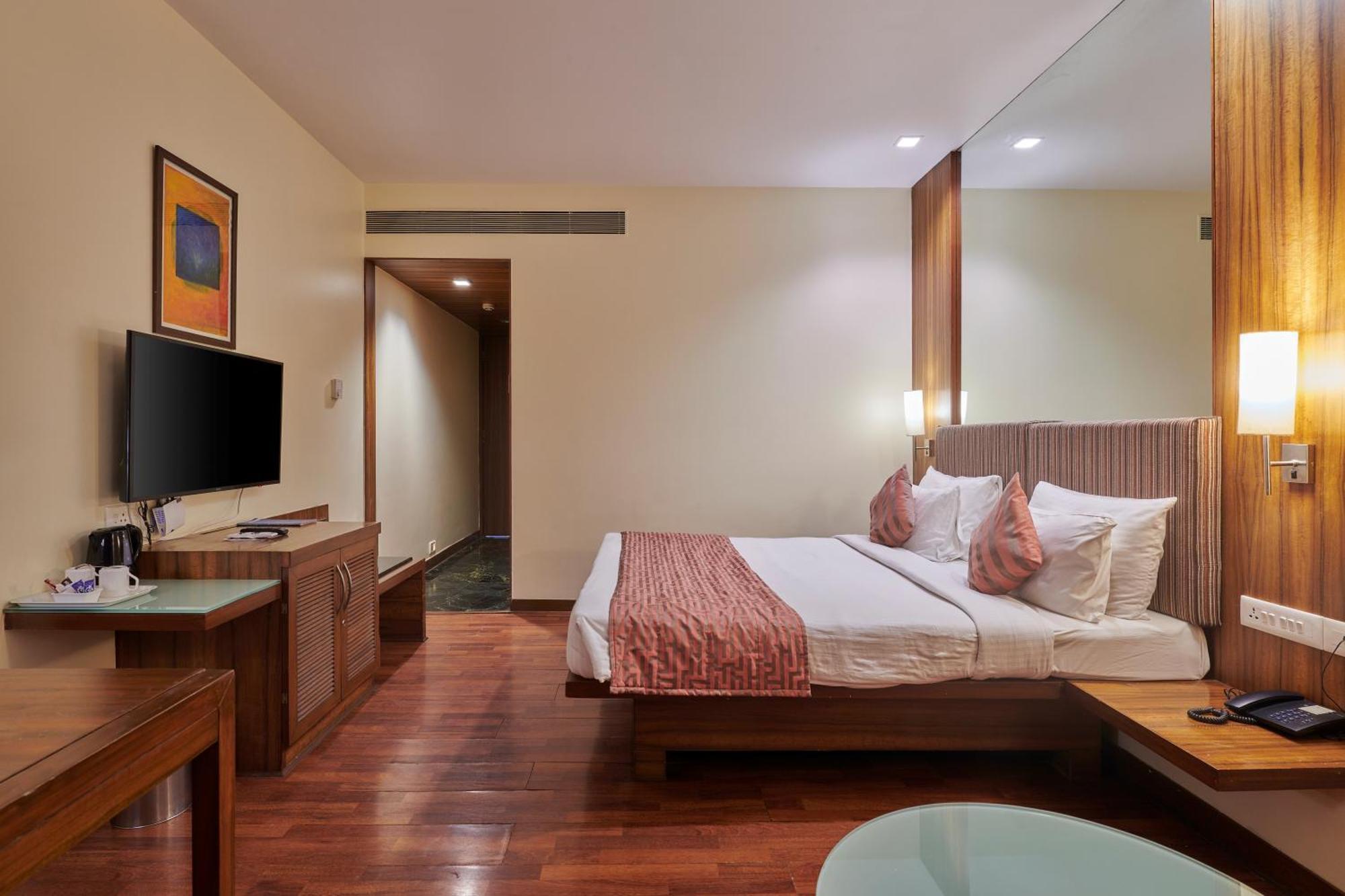 Hotel Studio Estique Pune Exterior foto