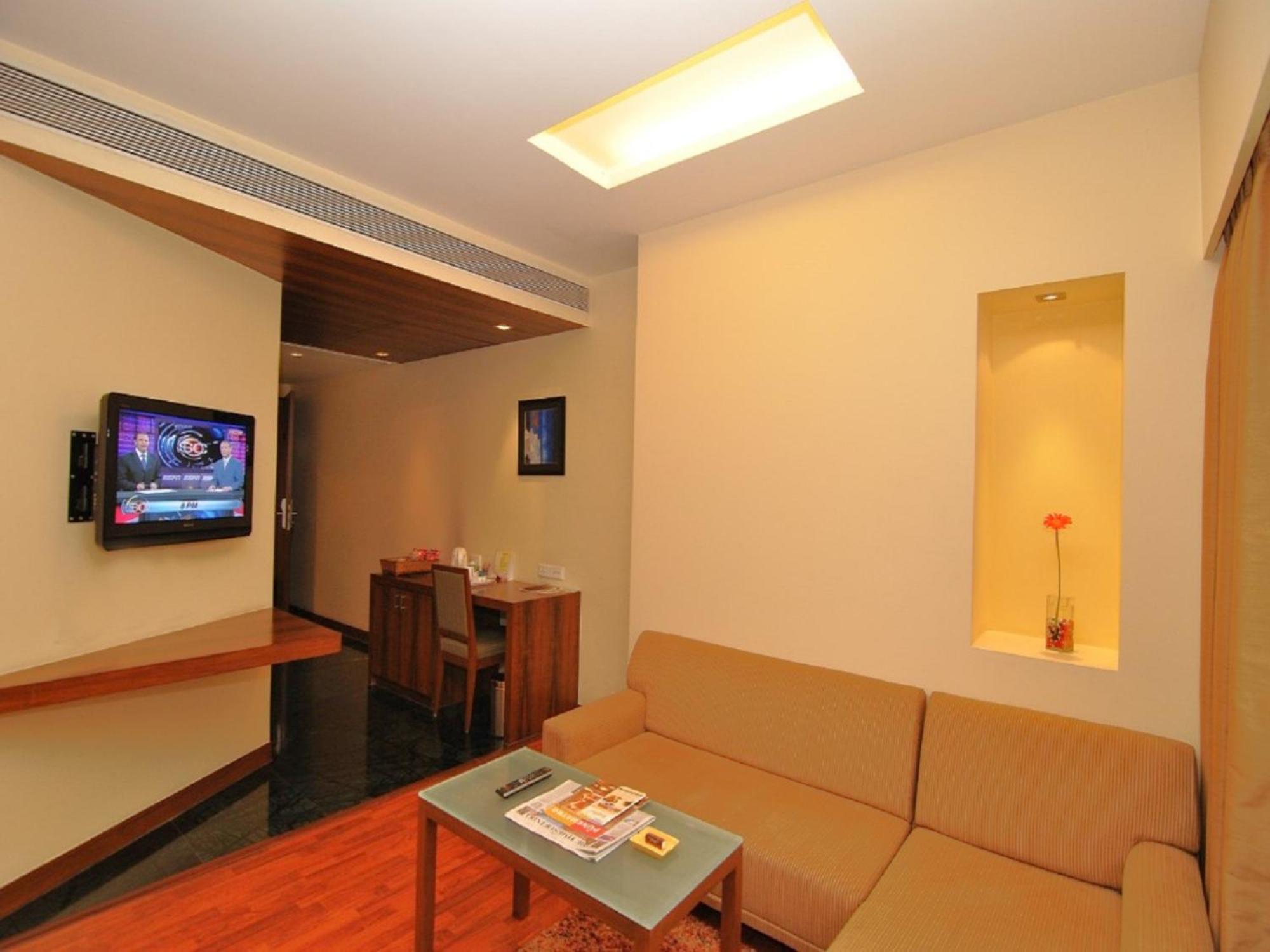 Hotel Studio Estique Pune Exterior foto