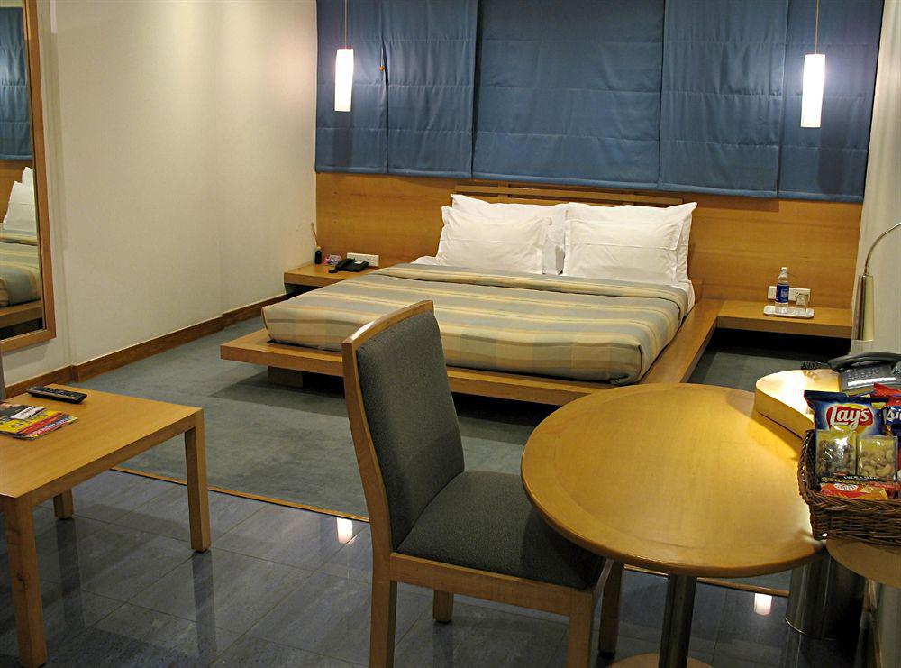 Hotel Studio Estique Pune Exterior foto